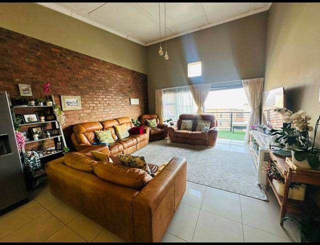 3 BEDROOM TOWNHOUSE FOR SALE IN SOLHEIM
